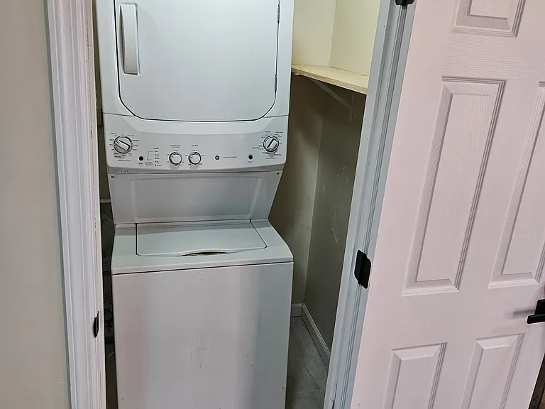 144-146 Huntington Ter #2L — Photo 6