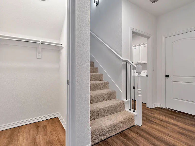 732 N Wordsworth Ln — Photo 14