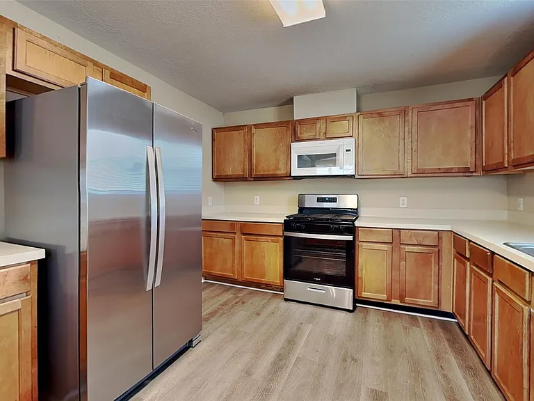 6530 Portlick Dr — Photo 2