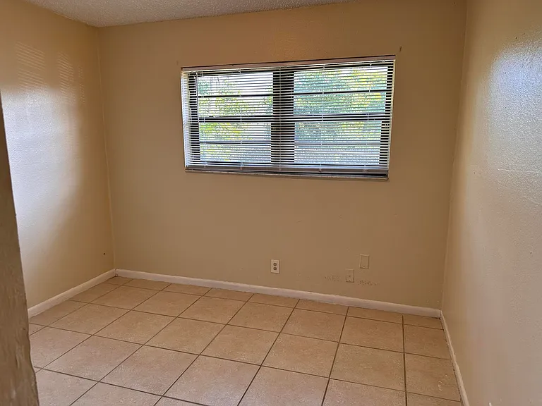 50 NW 8th Ave #2 — Photo 2