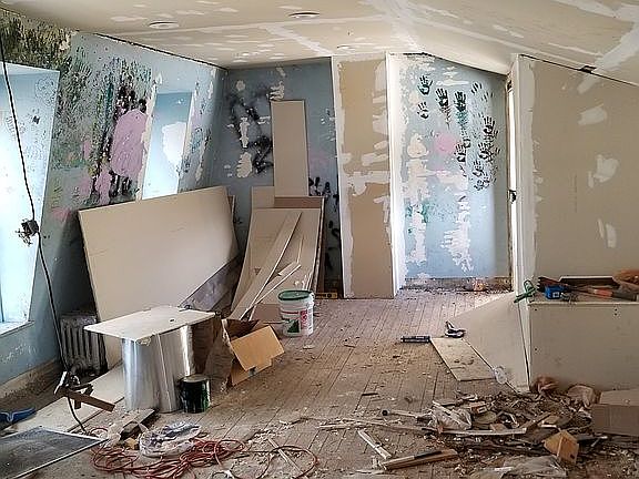 3rd image of 218 West Ave