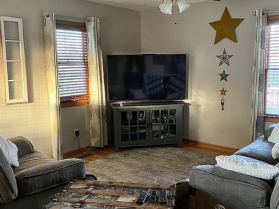 3rd image of 403 James Ave