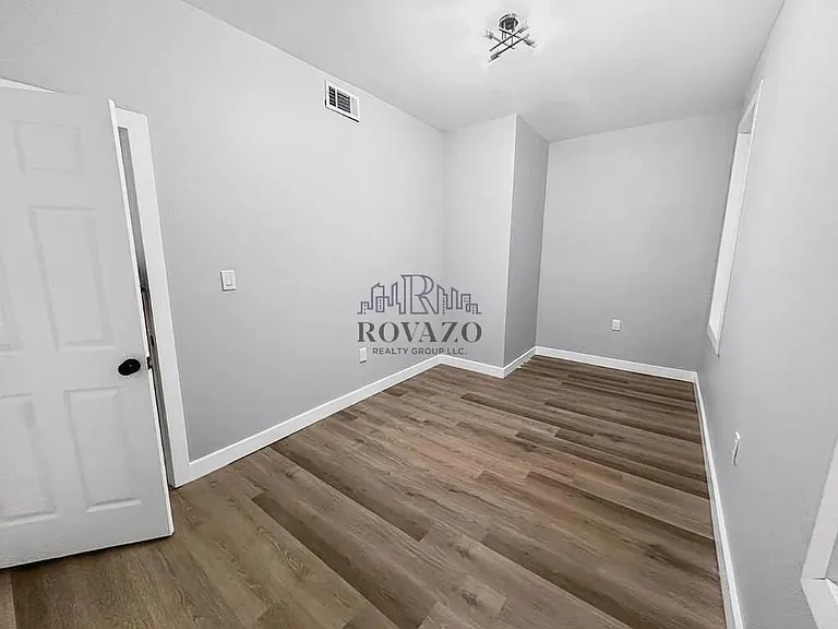 113-114 Elizabeth Ave #2 — Photo 7
