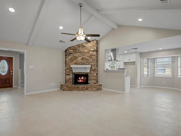 1015 Rock Canyon Dr — Photo 8