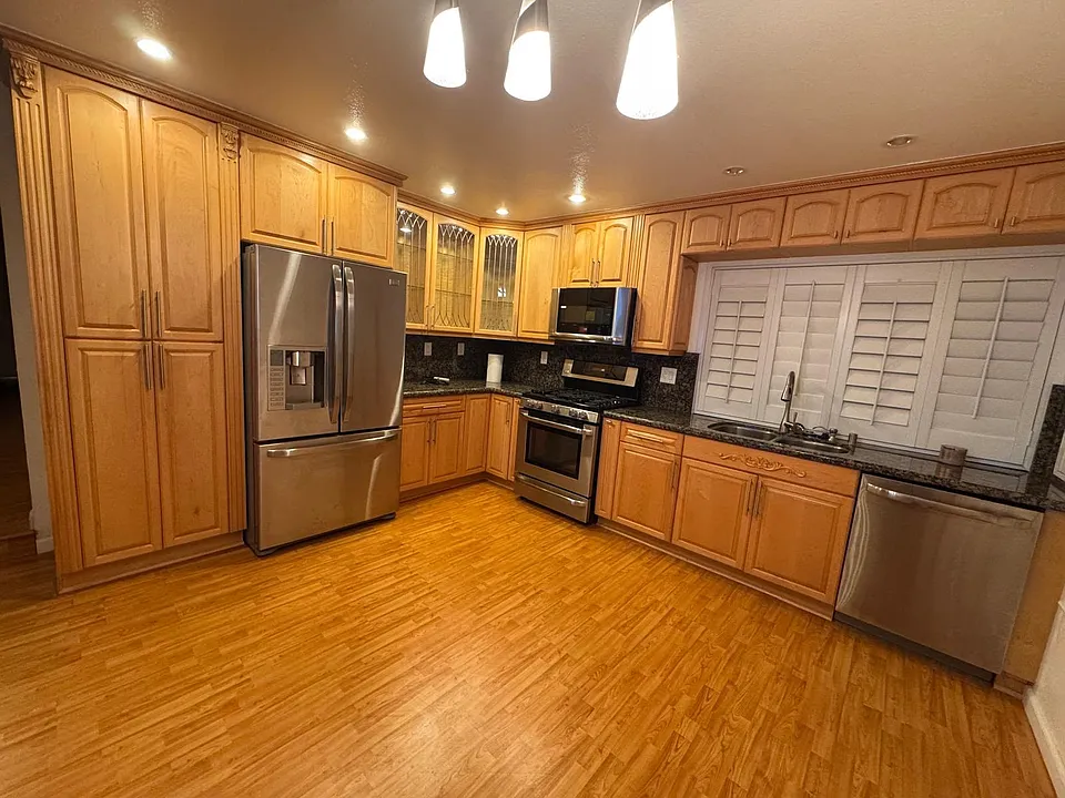 852 Crystal Creek Ct
