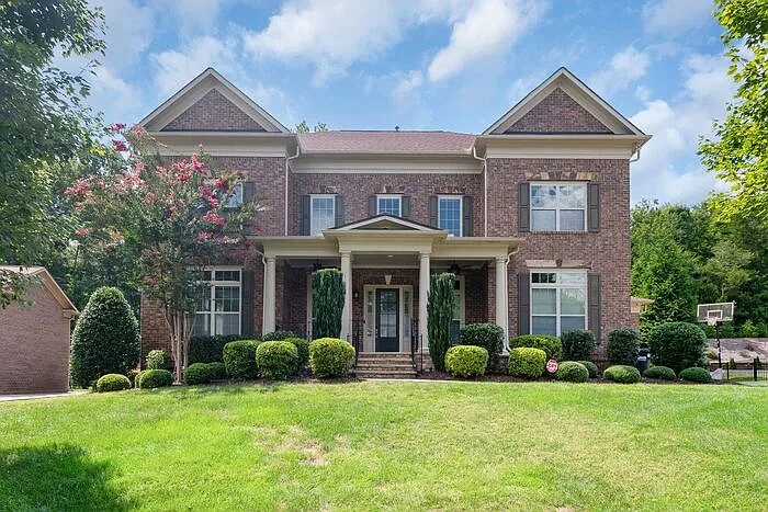 4 bed, 3.5 bath, 4441 sqft, $4,395 — Photo 1