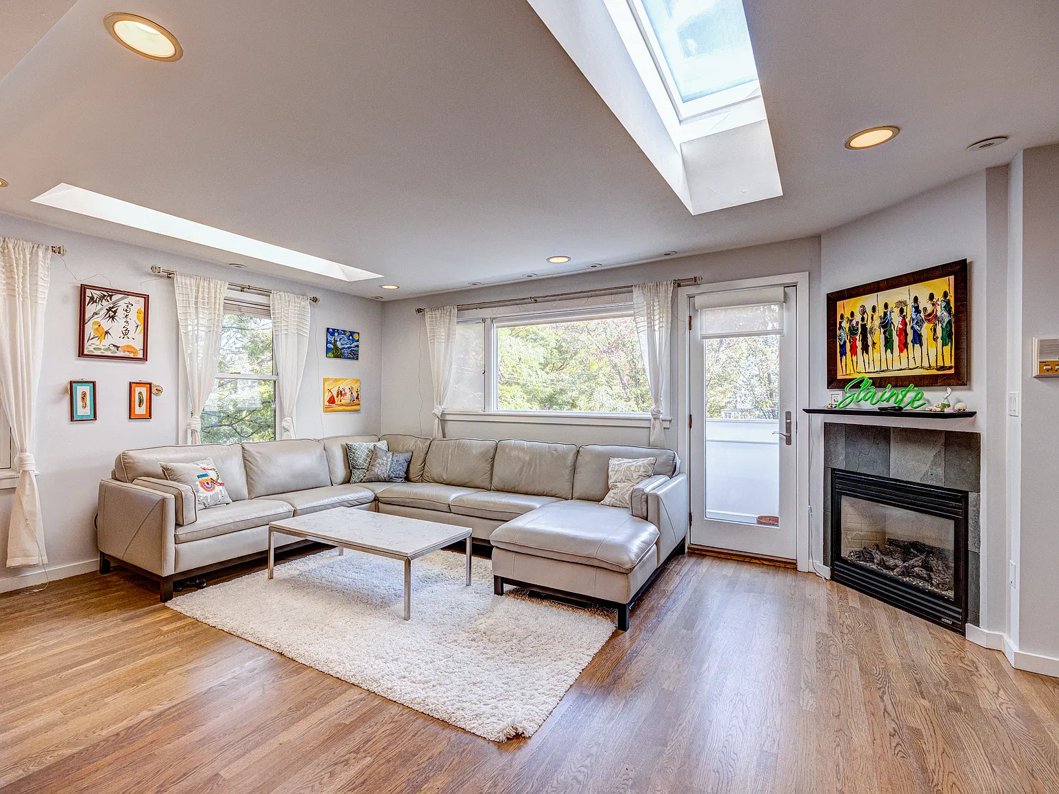 2 bed, 1.5 bath, 874 sqft, $3,800 — Photo 4