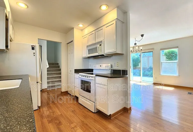 1318 57th St SW #B — Photo 6