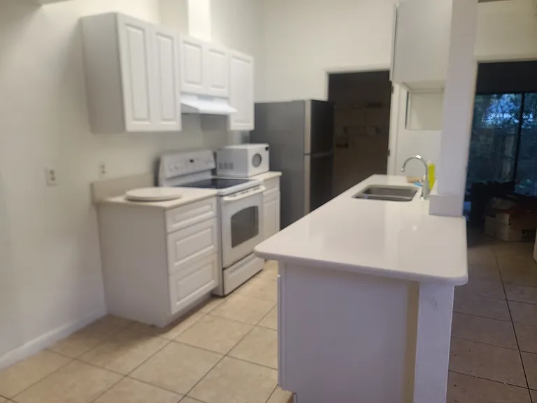 2842 SW 38th Pl — Photo 11
