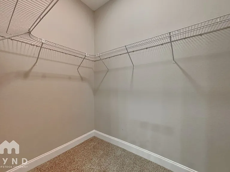 455 Brentwood Ct — Photo 12