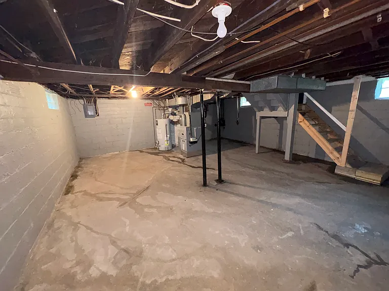1418 Grant St — Photo 2
