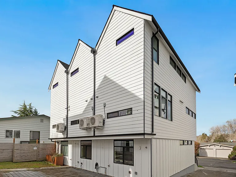 5030 Sand Point Pl NE — Photo 36