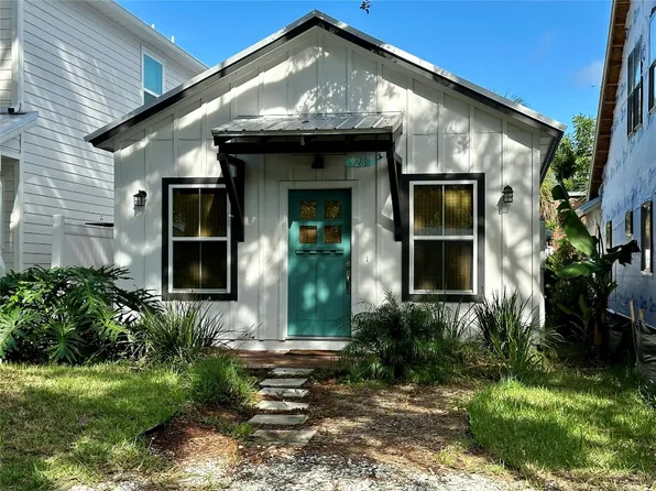 928 S 7th St, Fernandina Beach, FL 32034