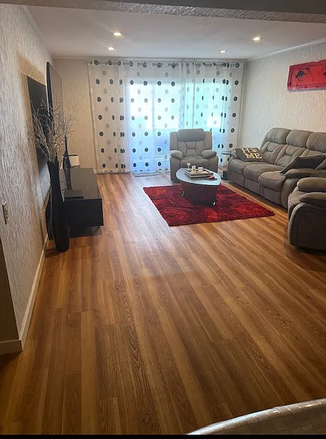 2 bed, 990 sqft, $2,675 — Photo 3
