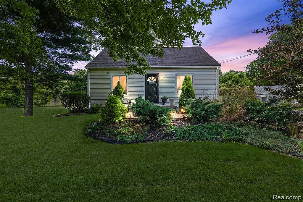 44020 Elizabeth Rd, Clinton Township, MI 48036 Zillow