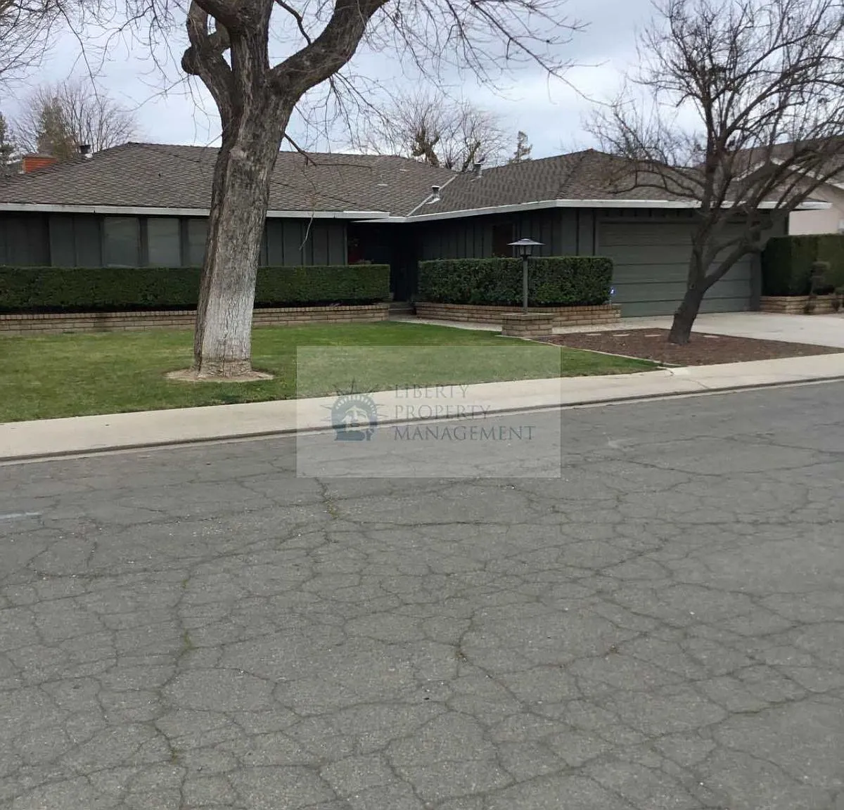 3 bed, 1832 sqft, $2,295 — Photo 1
