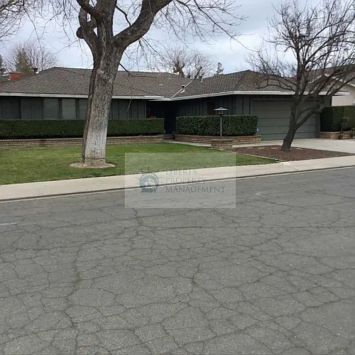 625 Mayflower St Photo 1