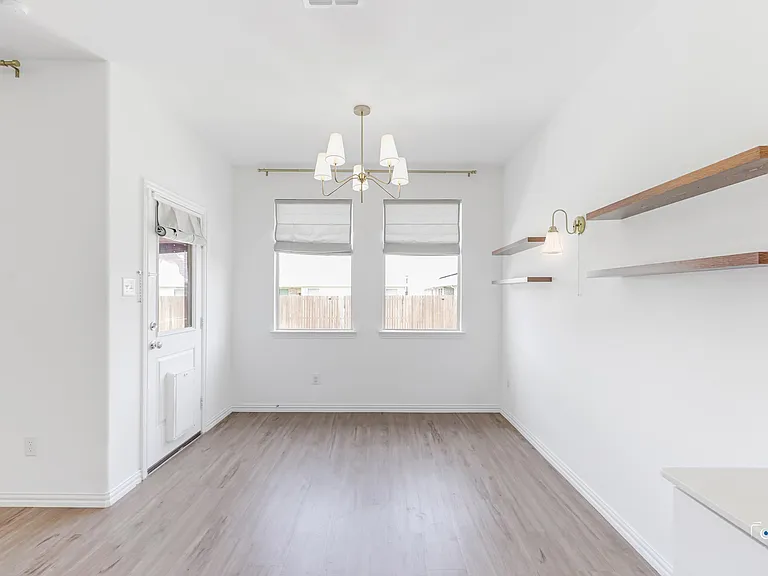 5028 Waterway Dr — Photo 3