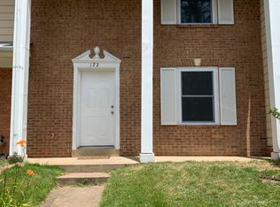 122 Manor Ln, Fredericksburg, VA 22405