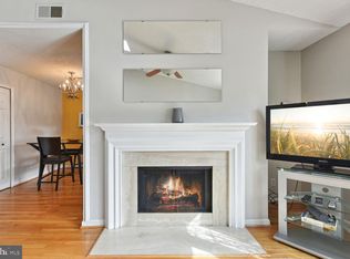 1103 Huntmaster Ter NE UNIT 301, Leesburg, VA 20176