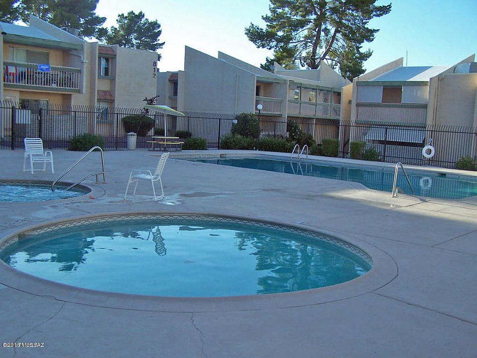 1st image of 820 S Langley Ave