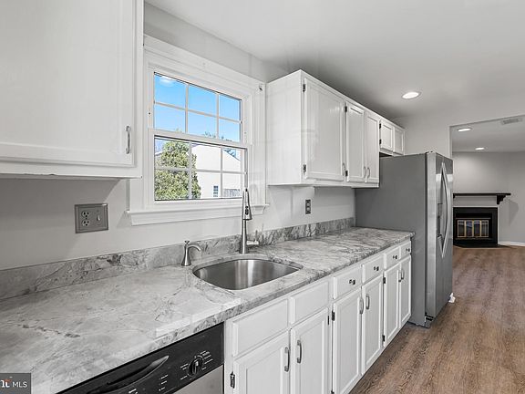 4th image of 14408 Manassas Gap Ct