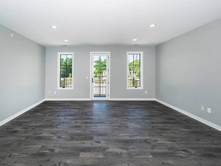 5395 Plymouth Rd — Photo 6