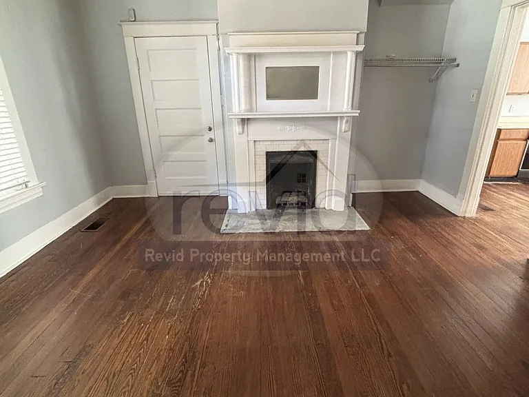 288 N. McLean Blvd — Photo 6