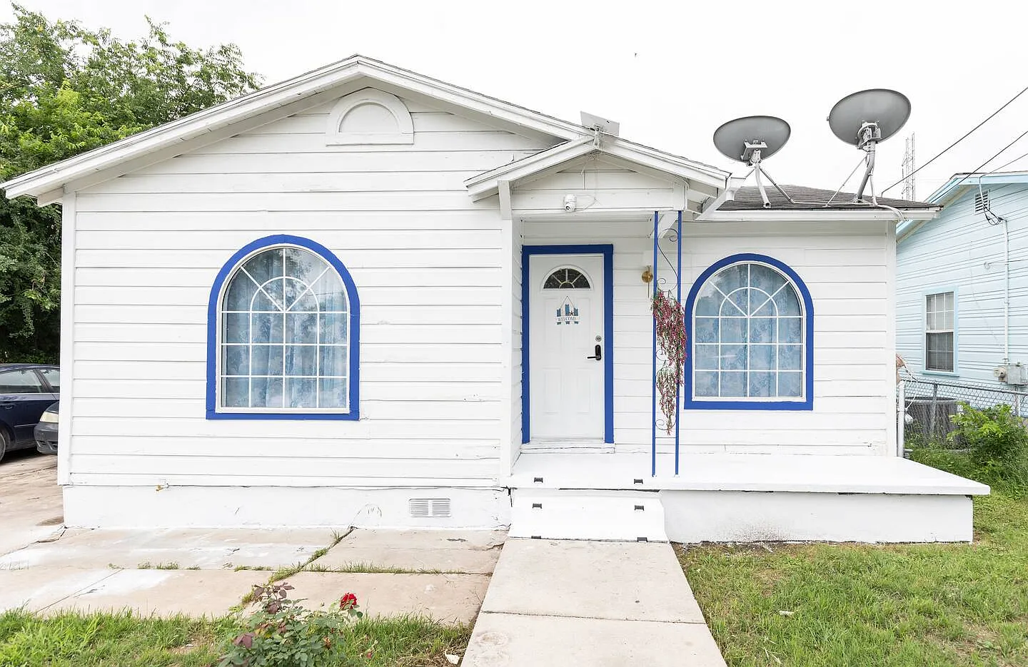 3 bed, 970 sqft, $1,300 — Photo 1
