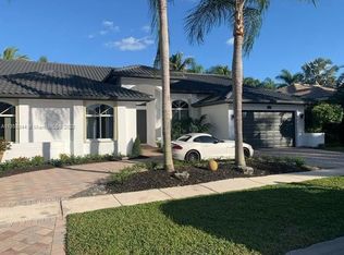 28 NW 108th Way, Plantation, FL 33324