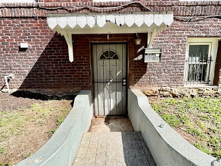 Vanderbilt Place — Photo 11