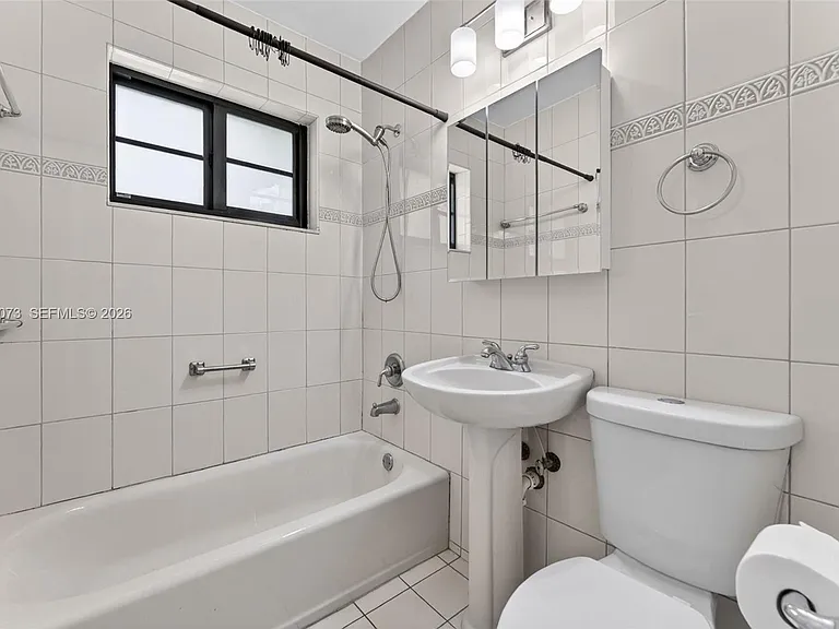 680 W 50th Pl — Photo 18
