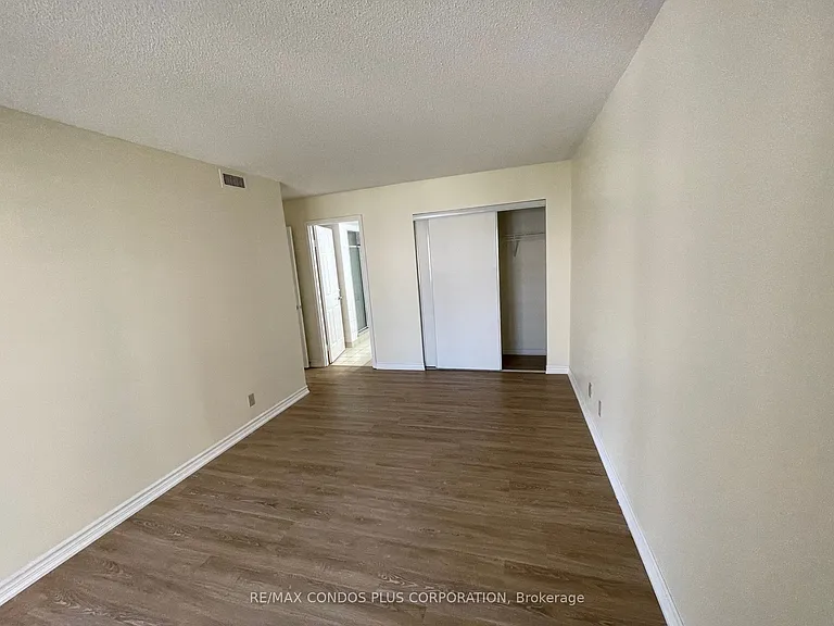 44 Gerrard St W #602 — Photo 3