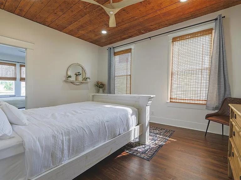 2912 Avenue R — Photo 28