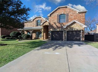 907 Greenfield Ct, Kennedale, TX 76060