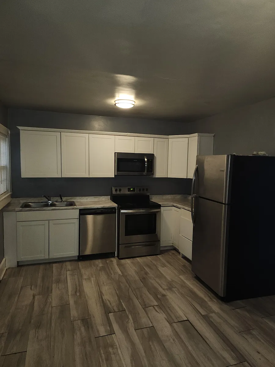 Building Photo - 209 Upson Ave