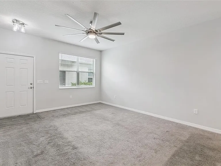 1863 Shumard Ave — Photo 8