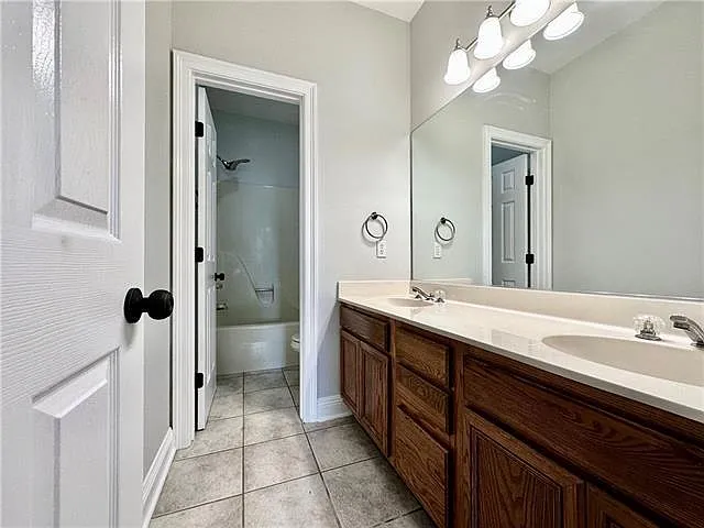 1480 Albert St — Photo 16