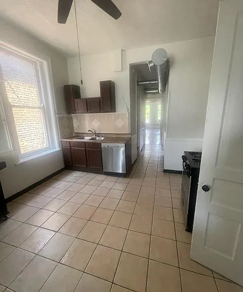 1753 W Cullerton St #1 — Photo 11