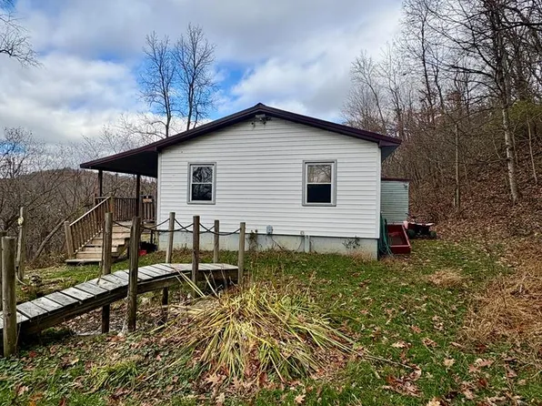 71 Henry Road, Triadelphia, WV 26059