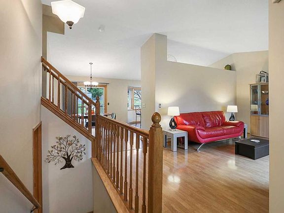 4th image of 2668 Brittany Ln