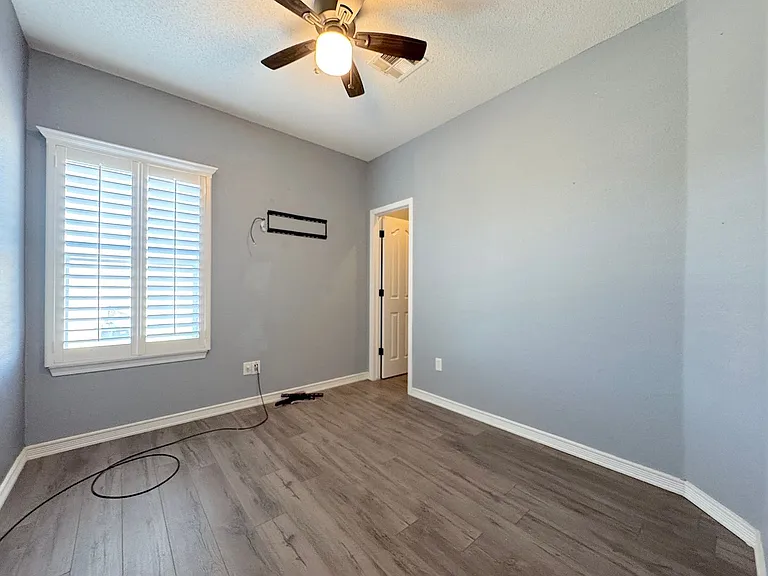 3046 Bariloche Dr — Photo 29