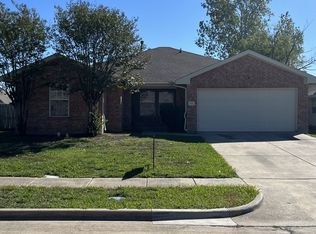 111 Pebble Creek Ln, Terrell, TX 75160