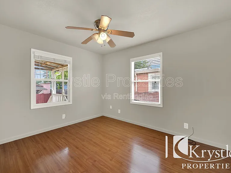 1244 Georgia St — Photo 10