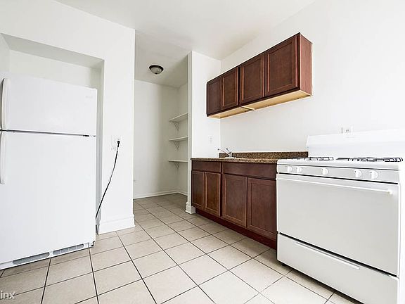 8001 S May St Apartments Chicago Kitchen_01