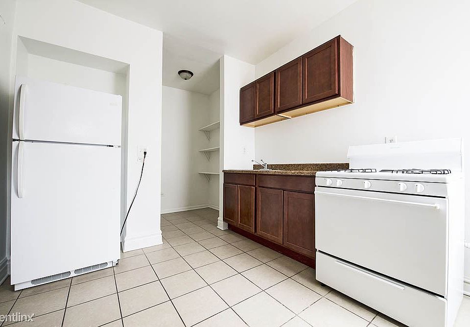 8001 S May St Apartments Chicago Kitchen_01