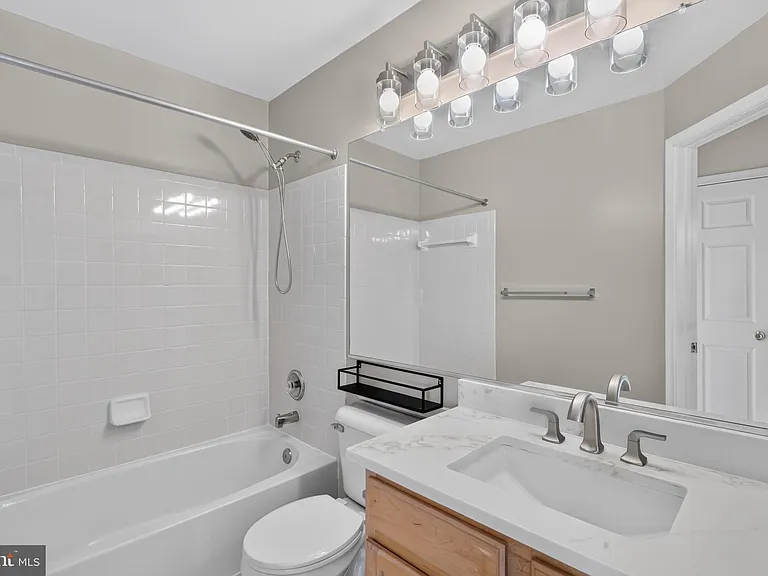 5166 Ballycastle Cir — Photo 37