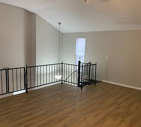 Loft bedroom to stairs