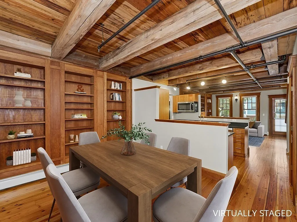 Building Photo - 253 River St #253