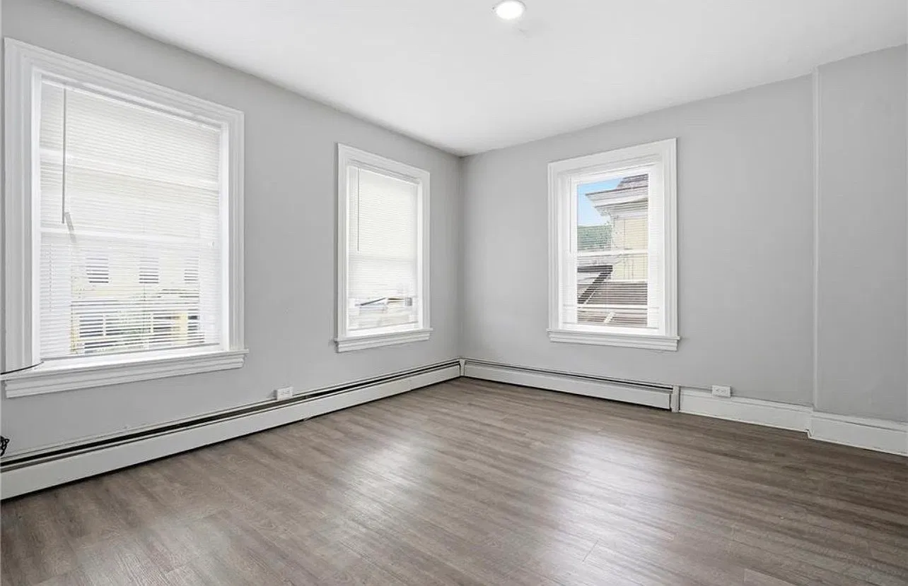 2 bed, 1.5 bath, 1200 sqft, $1,800 — Photo 2